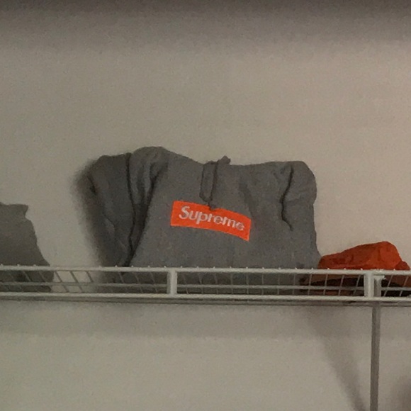 Supreme box logo